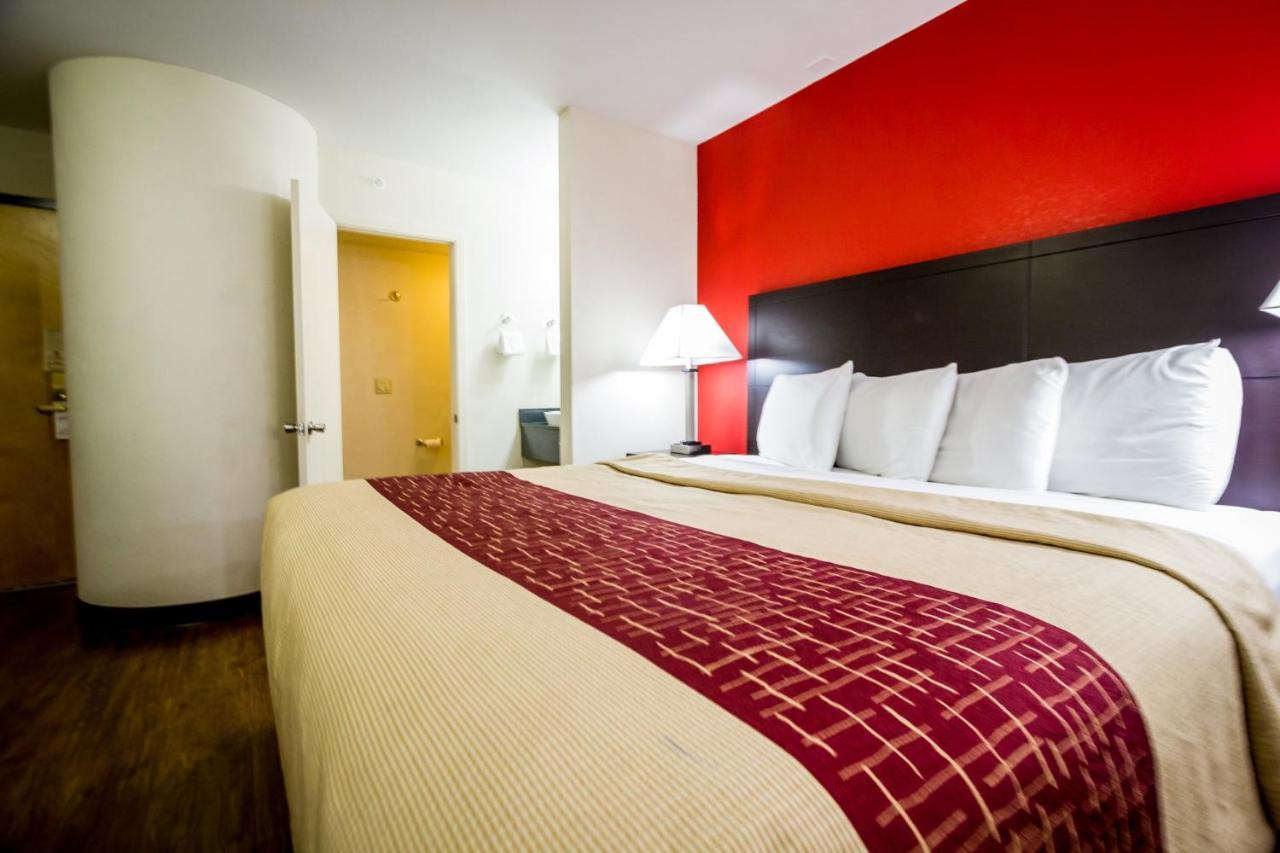 Red Roof Austin - Motel 2*