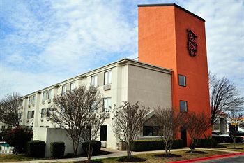 Red Roof Austin -